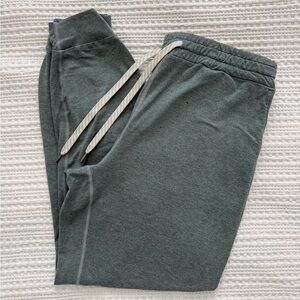 Vuori Performance Joggers